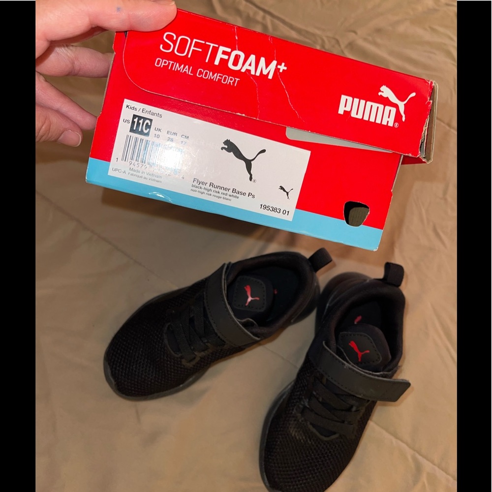 Kid’s sneakers